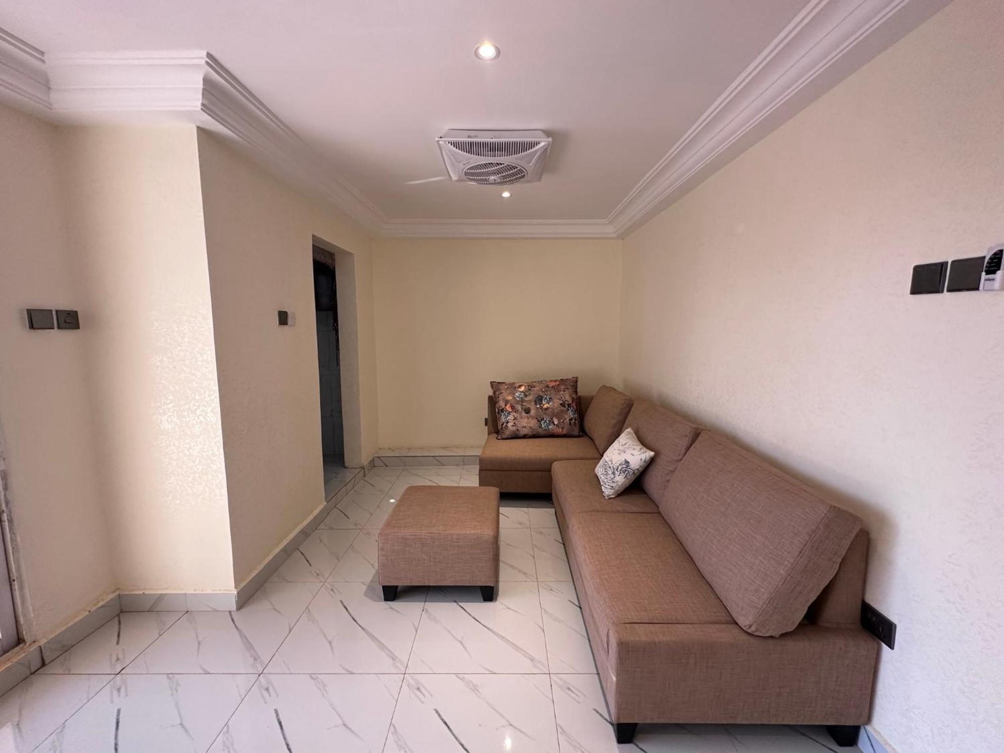 Apartments Plaza Hotel Кололи Экстерьер фото